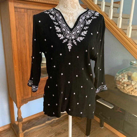 Cathy Daniels Tops - Cathy Daniels black and white top